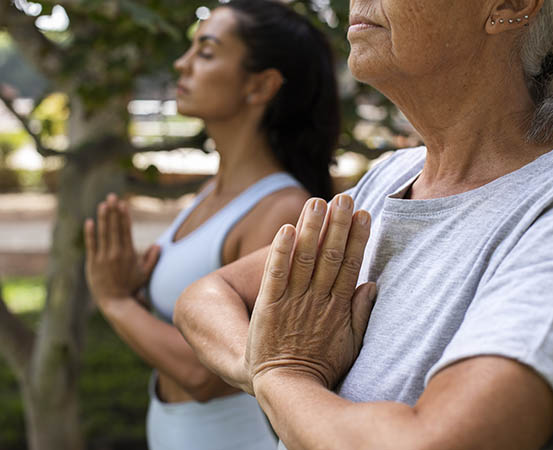 Pain management in elderly: 6 ways to manage pain without pills